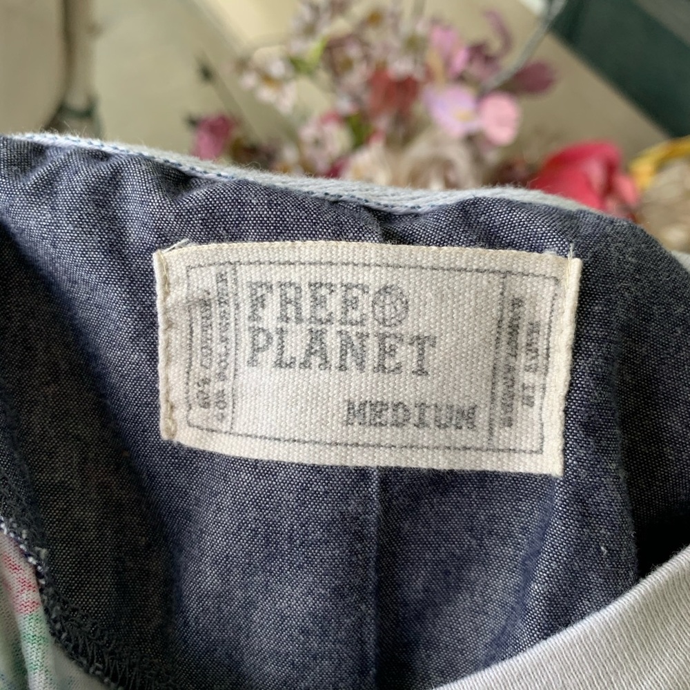 🛍FREE PLANET Tropical Print Pocket Tee-size M - Picture 2 of 7